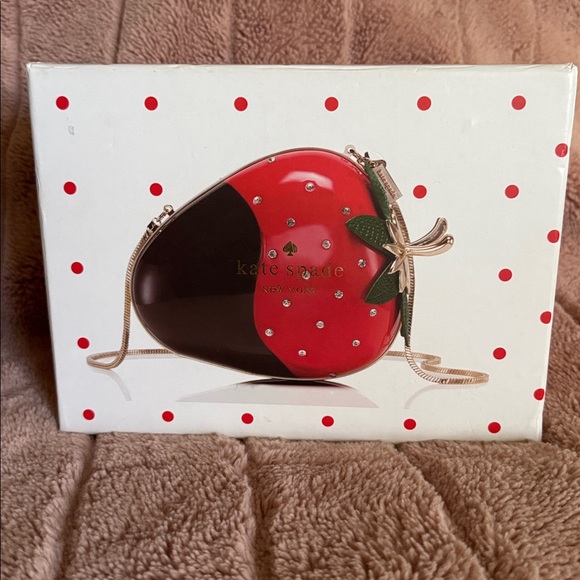 Kate Spade Creme de la Creme Chocolate Dipped Strawberry Clutch Bag - Picture 10 of 11